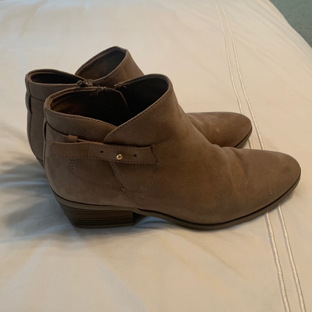 Tan booties size 9 old navy